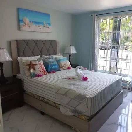 Sea Castles La Vue Apartment